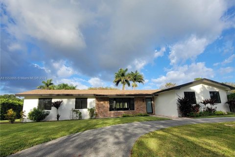 Villa ou maison à vendre à Palmetto Bay, Floride: 4 chambres, 195.28 m2 № 1075195 - photo 1