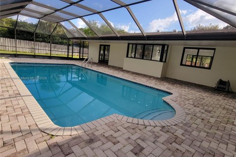 Villa ou maison à vendre à Palmetto Bay, Floride: 4 chambres, 195.28 m2 № 1075195 - photo 10