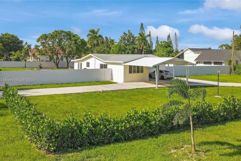 Villa ou maison à vendre à Miami, Floride: 3 chambres, 139.35 m2 № 1075205 - photo 28