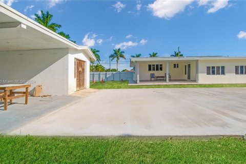 Villa ou maison à vendre à Miami, Floride: 3 chambres, 139.35 m2 № 1075205 - photo 27