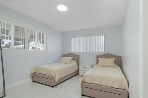 Villa ou maison à vendre à Miami, Floride: 3 chambres, 139.35 m2 № 1075205 - photo 18