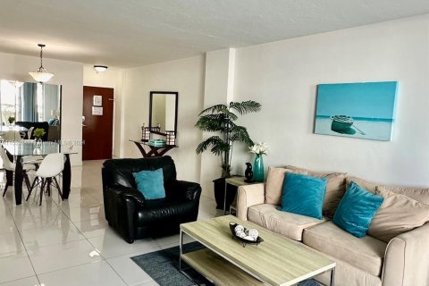 Copropriété à vendre à Hollywood, Floride: 1 chambre, 81.2 m2 № 1075194 - photo 3