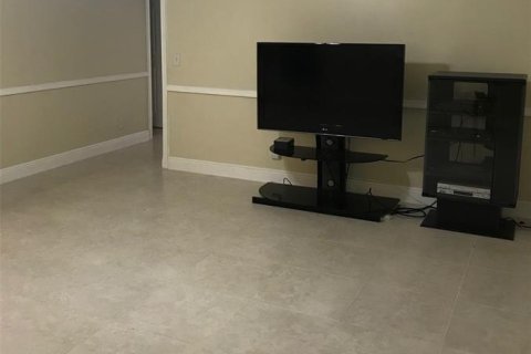 Copropriété à vendre à Pembroke Pines, Floride: 2 chambres, 96.99 m2 № 1222401 - photo 5