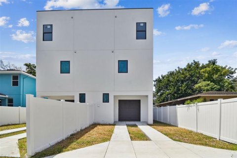 Touwnhouse à vendre à Tampa, Floride: 3 chambres, 213.68 m2 № 1295828 - photo 5