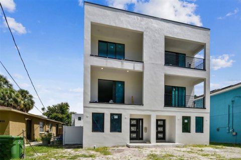 Adosado en venta en Tampa, Florida, 3 dormitorios, 213.68 m2 № 1295828 - foto 27