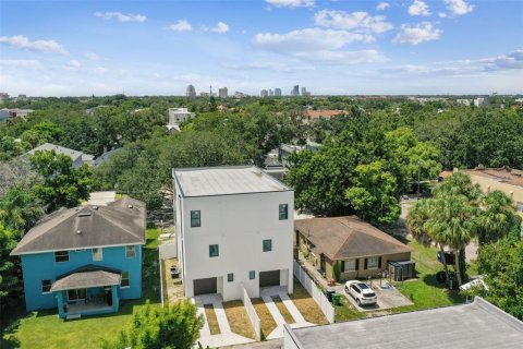 Touwnhouse à vendre à Tampa, Floride: 3 chambres, 213.68 m2 № 1295828 - photo 23