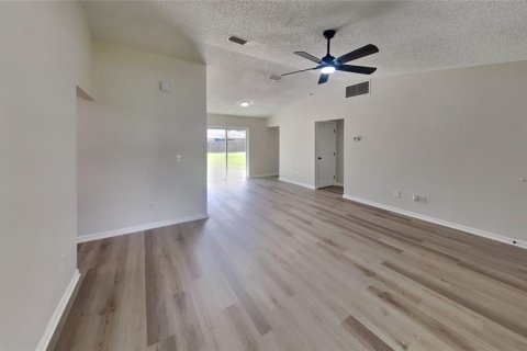 Villa ou maison à vendre à Edgewater, Floride: 3 chambres, 120.77 m2 № 1295783 - photo 3