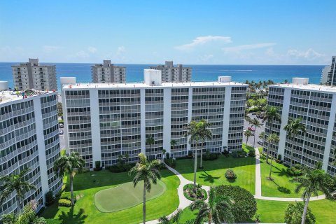 Condo in Highland Beach, Florida, 2 bedrooms  № 1223166 - photo 23