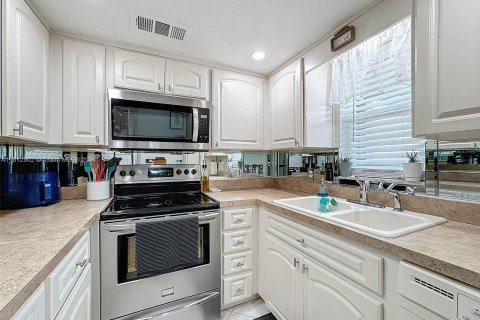 Condominio en venta en New Port Richey, Florida, 1 dormitorio, 62.43 m2 № 1234863 - foto 10