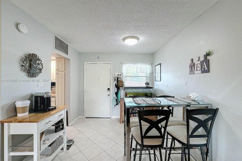 Condominio en venta en New Port Richey, Florida, 1 dormitorio, 62.43 m2 № 1234863 - foto 6