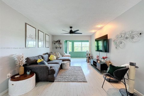 Condominio en venta en New Port Richey, Florida, 1 dormitorio, 62.43 m2 № 1234863 - foto 3
