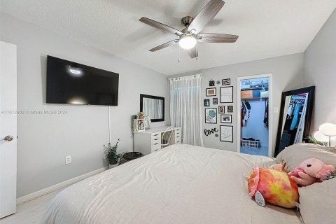 Condominio en venta en New Port Richey, Florida, 1 dormitorio, 62.43 m2 № 1234863 - foto 16