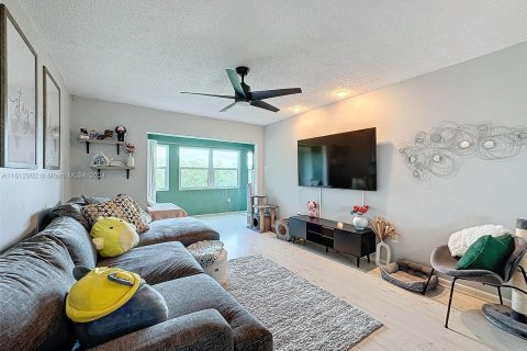 Condominio en venta en New Port Richey, Florida, 1 dormitorio, 62.43 m2 № 1234863 - foto 5