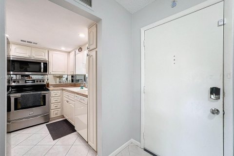 Condominio en venta en New Port Richey, Florida, 1 dormitorio, 62.43 m2 № 1234863 - foto 9
