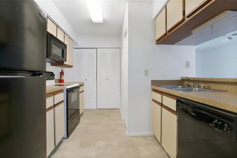 Condo in Altamonte Springs, Florida, 2 bedrooms  № 1346912 - photo 2