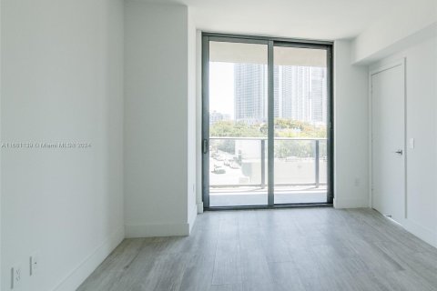 Condominio en venta en Miami, Florida, 1 dormitorio, 63.45 m2 № 1412052 - foto 4