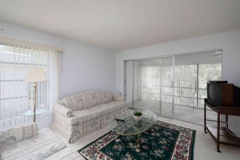 Condo in Stuart, Florida, 2 bedrooms  № 1216021 - photo 5