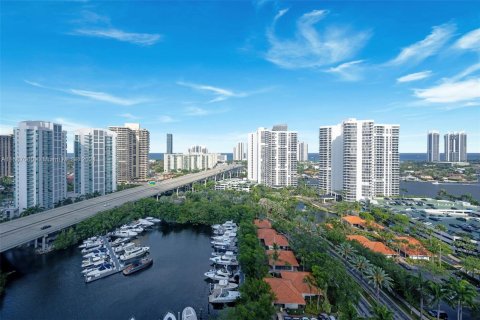 Condo in Aventura, Florida, 3 bedrooms  № 1292393 - photo 1