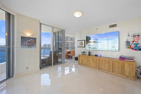 Condominio en venta en Aventura, Florida, 3 dormitorios, 159.23 m2 № 1292393 - foto 8