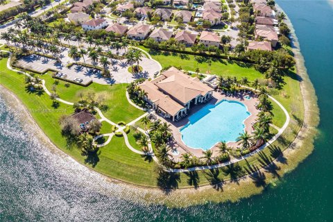 Villa ou maison à vendre à Cutler Bay, Floride: 3 chambres, 168.34 m2 № 1077324 - photo 3
