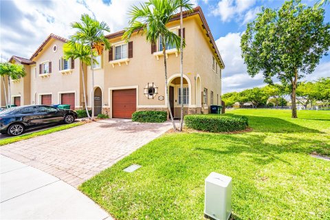 Villa ou maison à vendre à Cutler Bay, Floride: 3 chambres, 168.34 m2 № 1077324 - photo 2