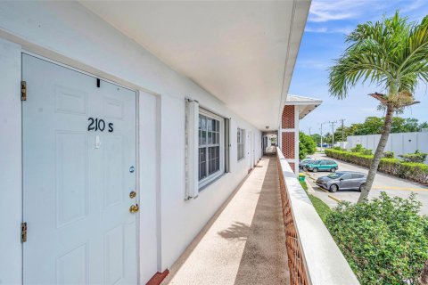 Copropriété à vendre à Lighthouse Point, Floride: 2 chambres, 85.47 m2 № 1073823 - photo 7