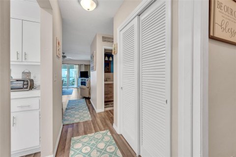 Condo in Lighthouse Point, Florida, 2 bedrooms  № 1073823 - photo 20