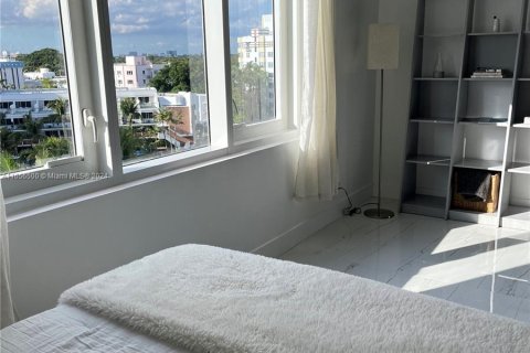 Condominio en venta en Miami Beach, Florida, 70.61 m2 № 1356860 - foto 10