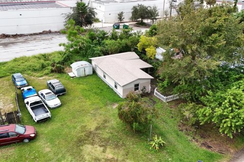 House in Port Richey, Florida 9 bedrooms, 315.31 sq.m. № 1406462 - photo 2