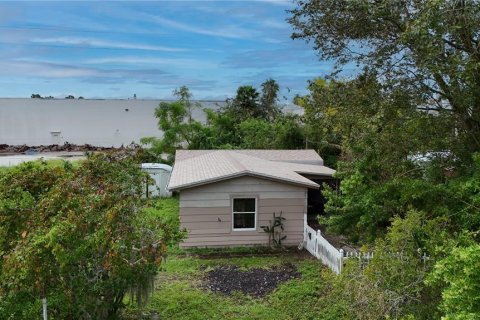 House in Port Richey, Florida 9 bedrooms, 315.31 sq.m. № 1406462 - photo 3