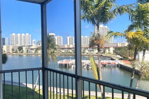 Condo in Aventura, Florida, 1 bedroom  № 1171345 - photo 13