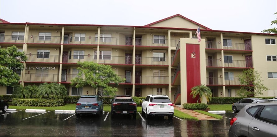 Condominio en Pembroke Pines, Florida, 1 dormitorio  № 1239925