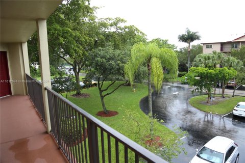 Condominio en venta en Pembroke Pines, Florida, 1 dormitorio, 78.04 m2 № 1239925 - foto 19