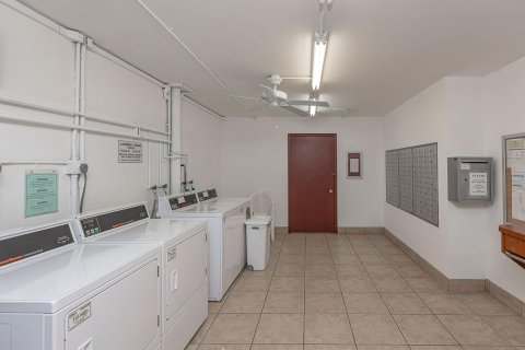 Copropriété à vendre à Pembroke Pines, Floride: 1 chambre, 75.34 m2 № 1050106 - photo 9