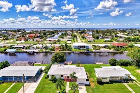 Villa ou maison à vendre à Port Charlotte, Floride: 3 chambres, 134.62 m2 № 1347066 - photo 4