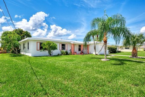 Villa ou maison à vendre à Port Charlotte, Floride: 3 chambres, 134.62 m2 № 1347066 - photo 5