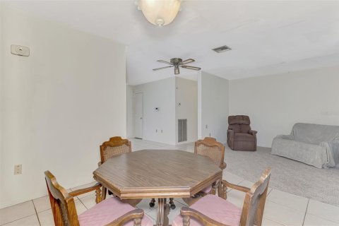 House in Port Charlotte, Florida 3 bedrooms, 134.62 sq.m. № 1347066 - photo 19