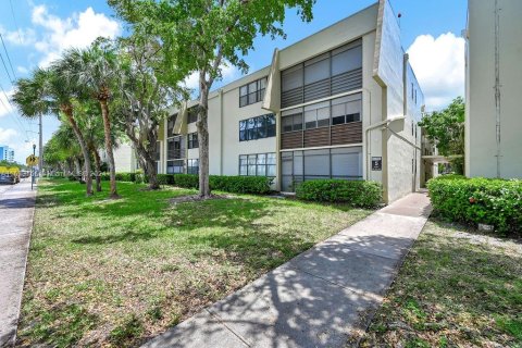 Copropriété à vendre à Aventura, Floride: 3 chambres, 128.21 m2 № 1294426 - photo 2