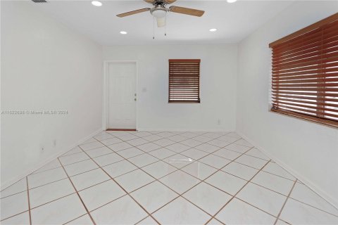 Casa en venta en Hollywood, Florida, 3 dormitorios, 124.3 m2 № 1281830 - foto 13