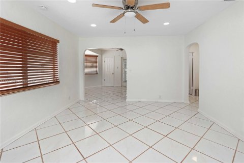 Casa en venta en Hollywood, Florida, 3 dormitorios, 124.3 m2 № 1281830 - foto 15