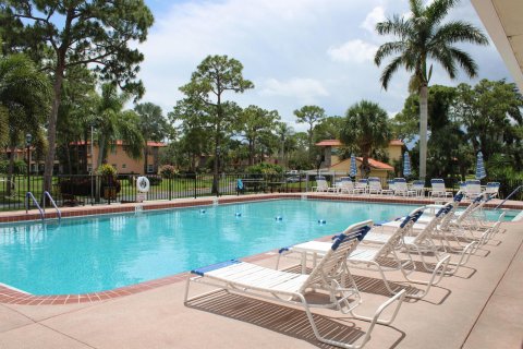 Condominio en venta en Stuart, Florida, 1 dormitorio, 64.94 m2 № 1057022 - foto 1