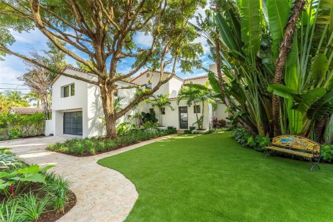 Villa ou maison à vendre à Miami Beach, Floride: 11 chambres, 1023.04 m2 № 1047103 - photo 20