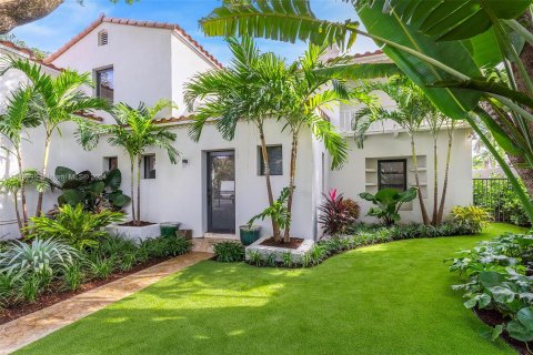 Villa ou maison à vendre à Miami Beach, Floride: 11 chambres, 1023.04 m2 № 1047103 - photo 16