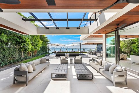 Villa ou maison à vendre à Miami Beach, Floride: 11 chambres, 1023.04 m2 № 1047103 - photo 28