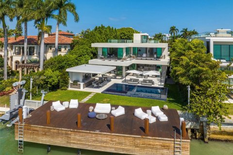 Villa ou maison à vendre à Miami Beach, Floride: 11 chambres, 1023.04 m2 № 1047103 - photo 19