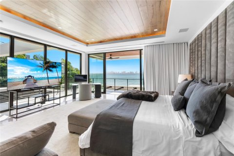 Villa ou maison à vendre à Miami Beach, Floride: 11 chambres, 1023.04 m2 № 1047103 - photo 7