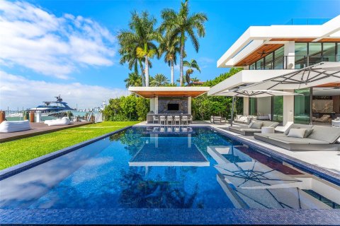 Villa ou maison à vendre à Miami Beach, Floride: 11 chambres, 1023.04 m2 № 1047103 - photo 13