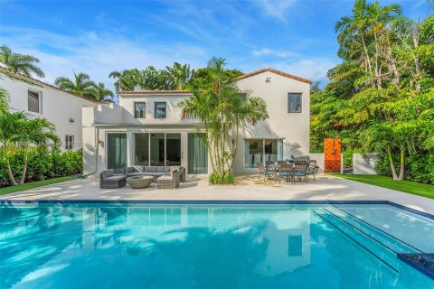 Villa ou maison à vendre à Miami Beach, Floride: 11 chambres, 1023.04 m2 № 1047103 - photo 15