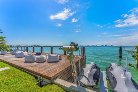 Villa ou maison à vendre à Miami Beach, Floride: 11 chambres, 1023.04 m2 № 1047103 - photo 10