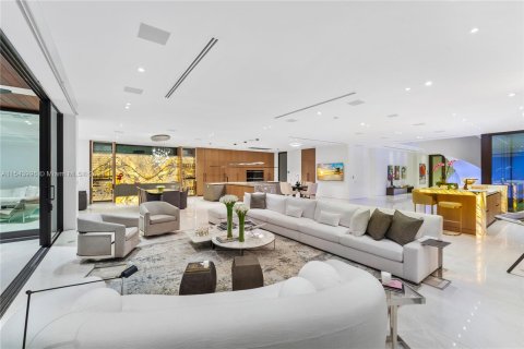 Villa ou maison à vendre à Miami Beach, Floride: 11 chambres, 1023.04 m2 № 1047103 - photo 4